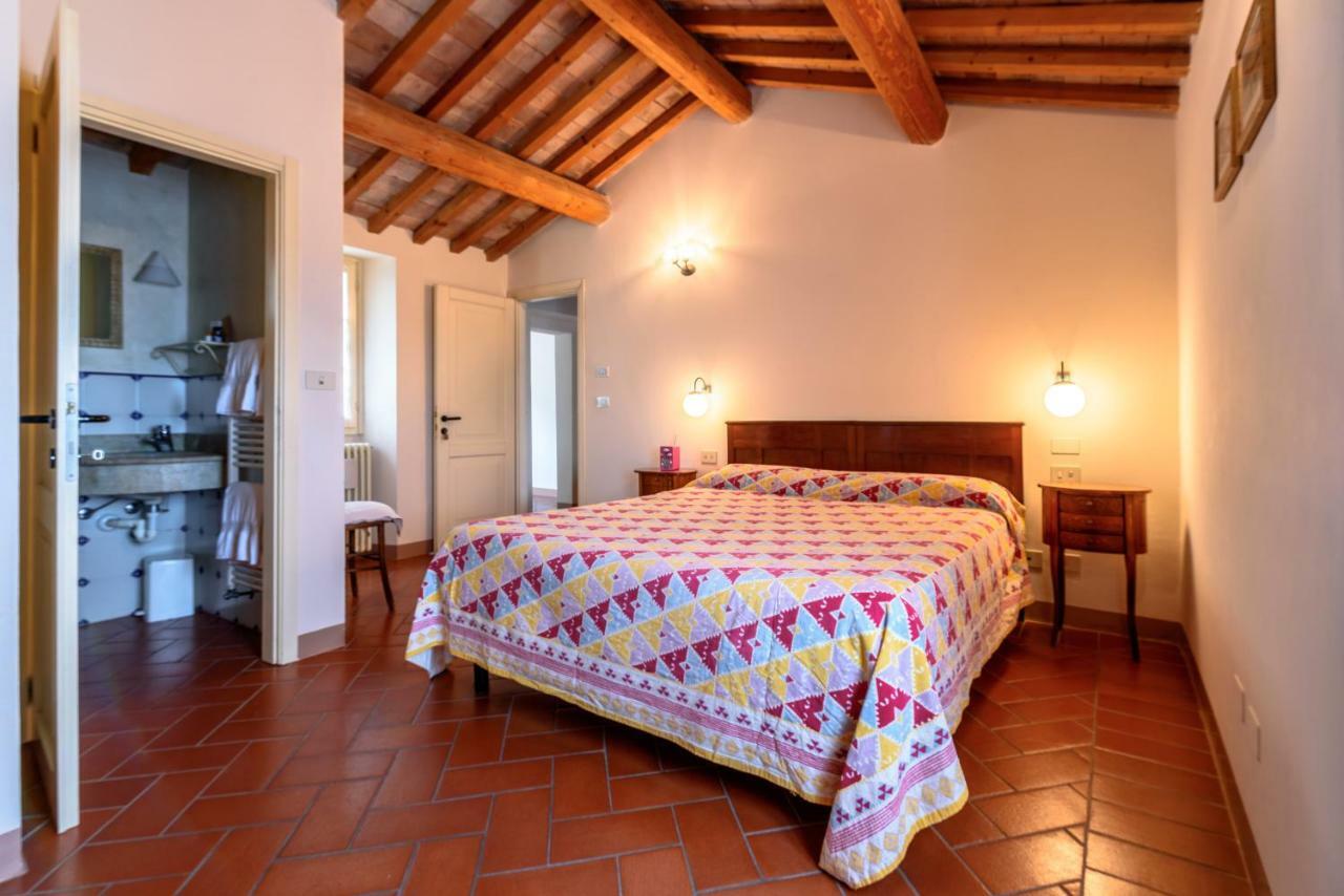 La Locanda Del Povero Diavolo Torriana Luaran gambar