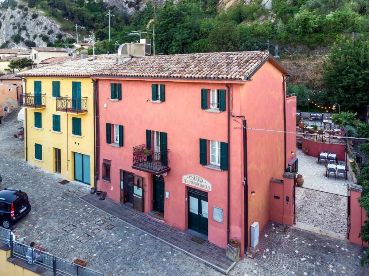 La Locanda Del Povero Diavolo Torriana Luaran gambar