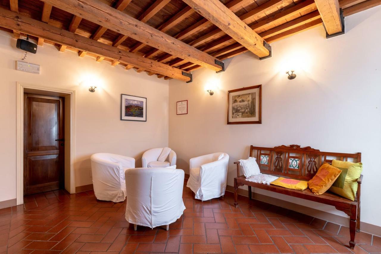 La Locanda Del Povero Diavolo Torriana Luaran gambar