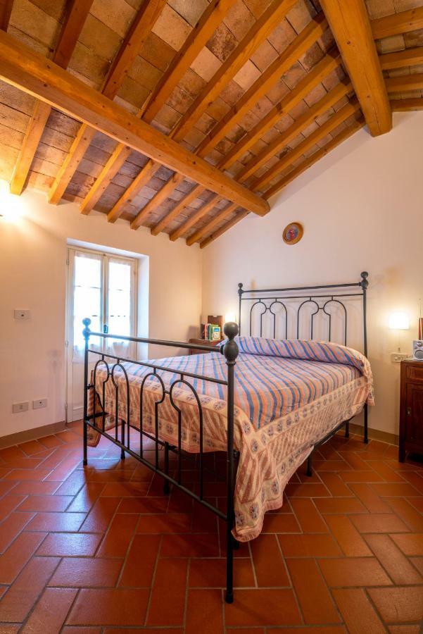La Locanda Del Povero Diavolo Torriana Luaran gambar