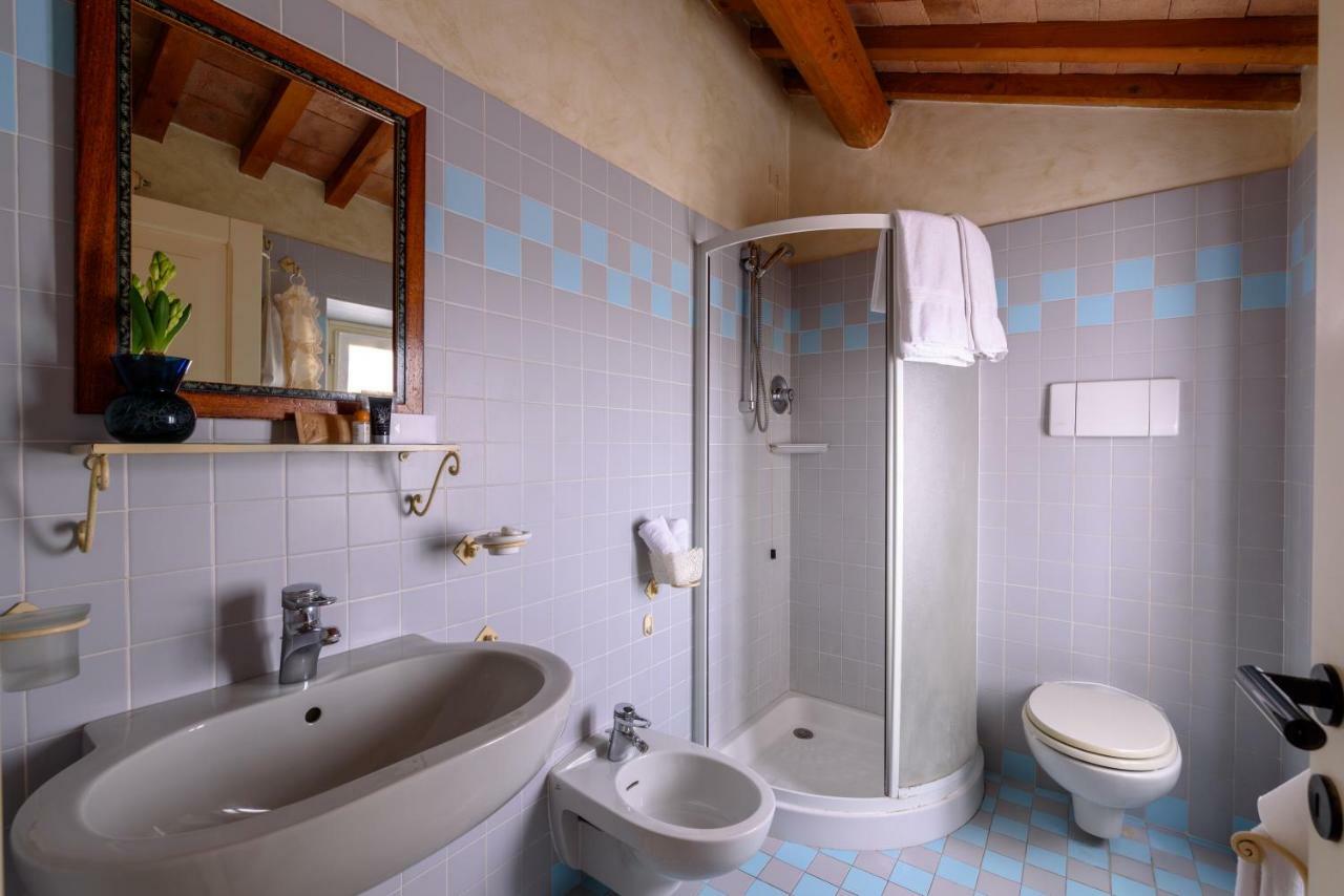 La Locanda Del Povero Diavolo Torriana Luaran gambar